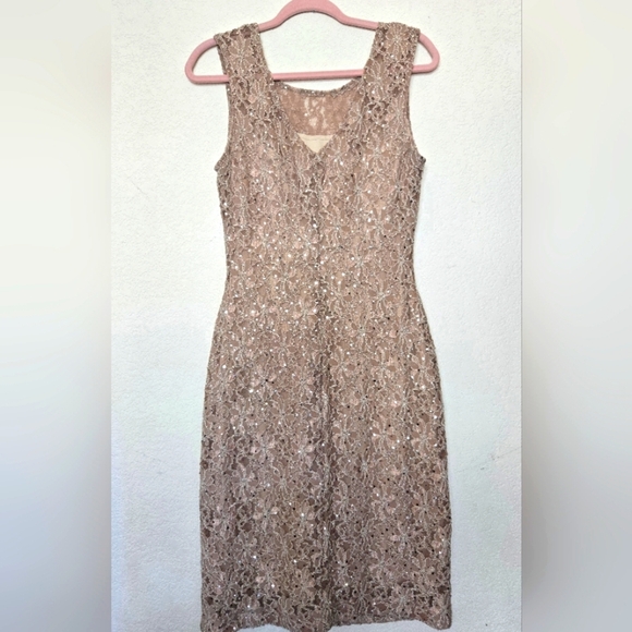 Connected Apparel Beige Lace Dress. Size 8 - Picture 8 of 8